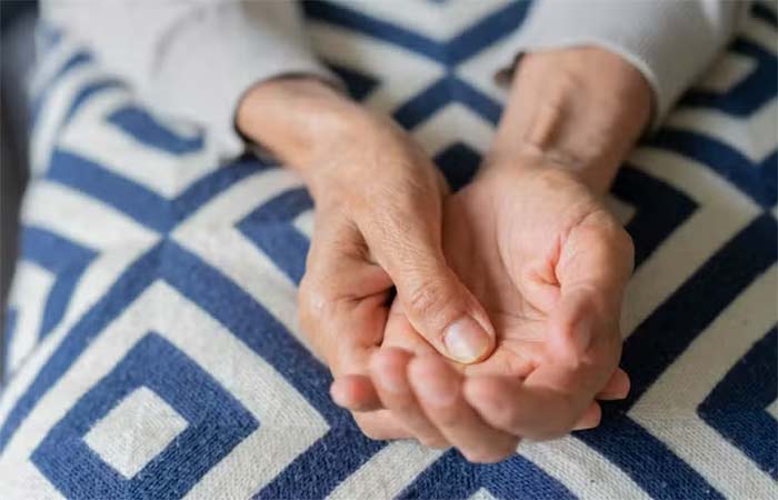 Estudo liga bactérias ligadas à cárie ao desenvolvimento do Parkinson