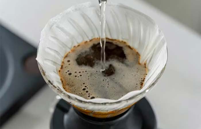 2 ou 3 copos de café por dia podem diminuir risco de demência, diz estudo
