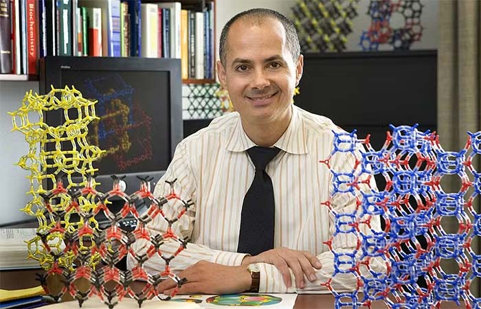 Vencedor do Nobel cria dispositivo que retira água do ar