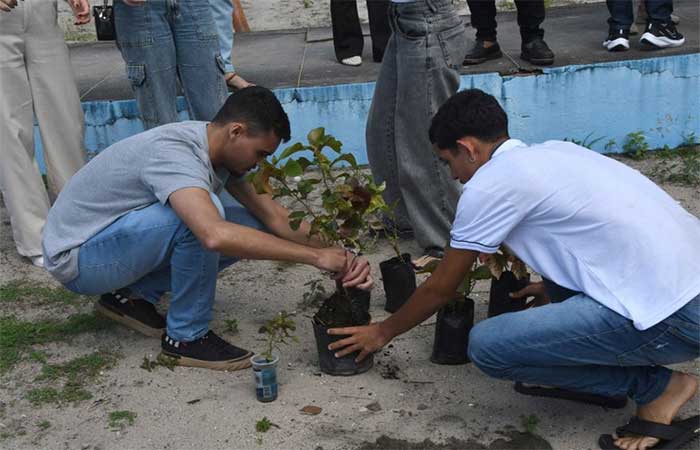 Escola inicia projeto de educação ambiental