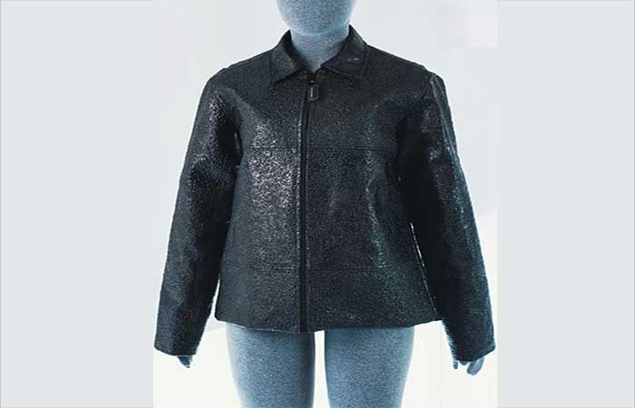 Marca brasileira de roupas Insider desenvolve biocouro a partir de borra de café