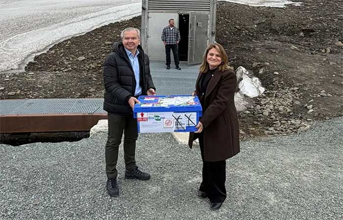 Presidente da Embrapa entrega nova remessa de sementes do Brasil ao Banco de Svalbard