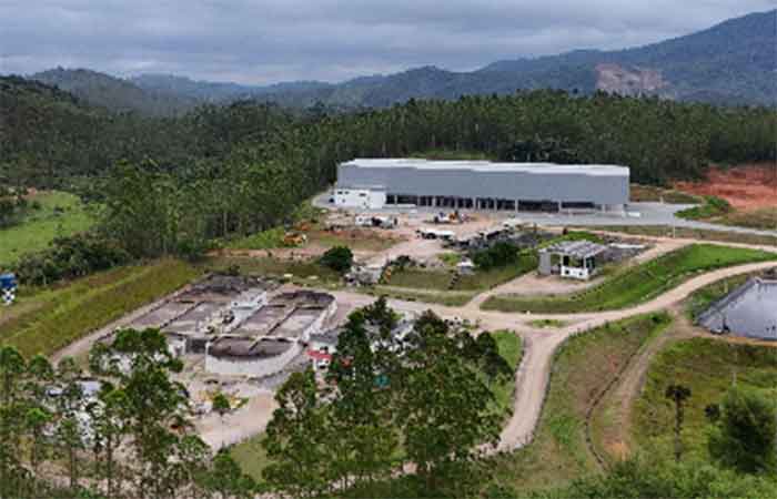 Lideranças visitam Unidade de Triagem Mecanizada (UTM) em Brusque, marco da reciclagem em Santa Catarina