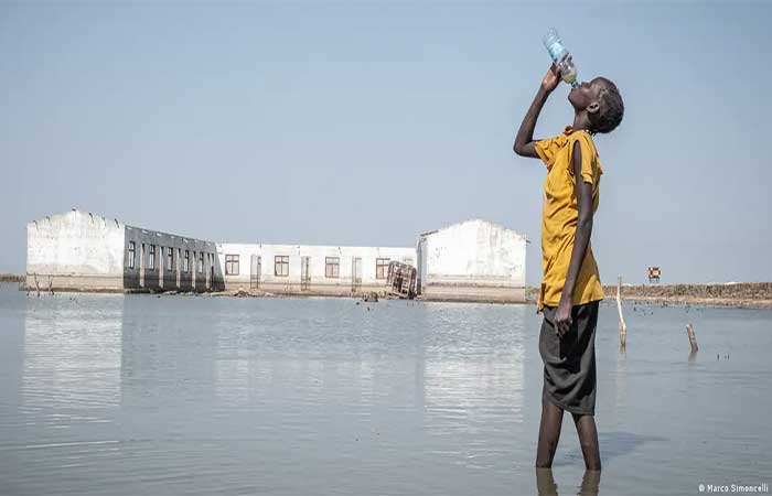 Mudanças climáticas inundam o Sudão do Sul com água tóxica