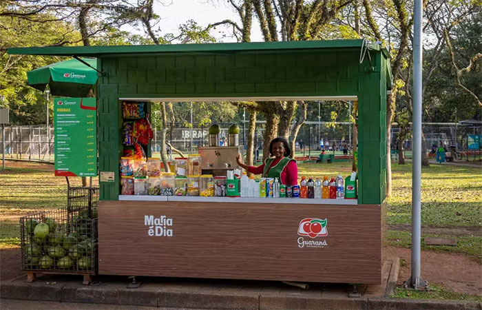 Plástico reciclado vira estrutura de quiosques e carrinhos no Parque Ibirapuera